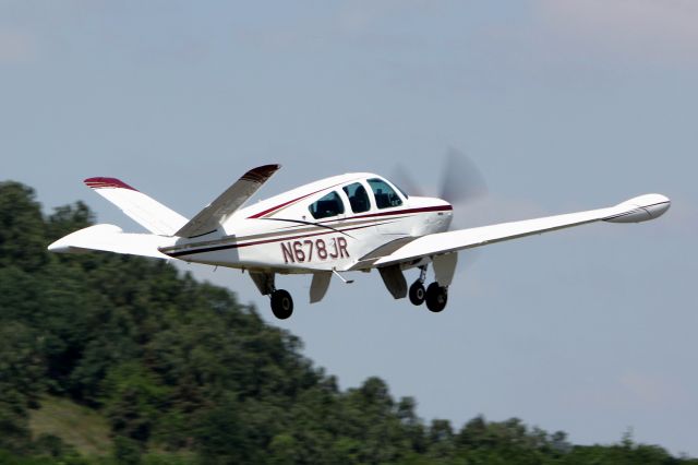 Beechcraft 35 Bonanza (N678JR)