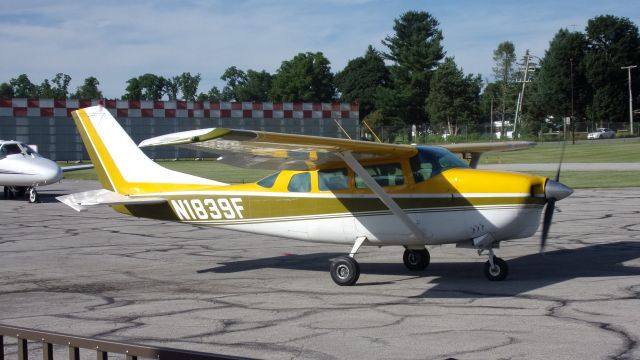 Cessna Centurion (N1830F)