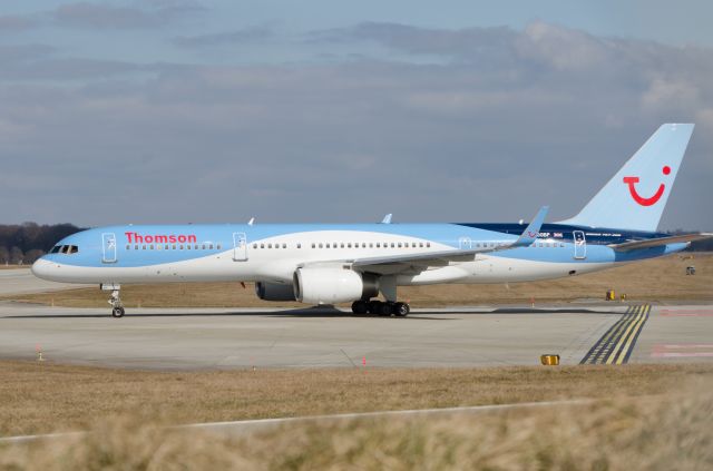 Boeing 757-200 (TOM4613)