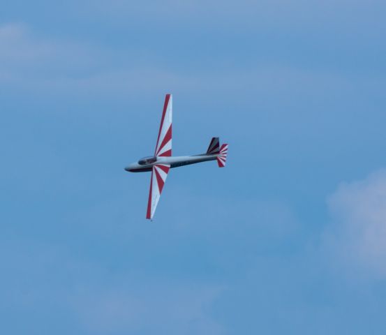 Piper Cherokee (N9916J) - Soaring over the mountains of Vermont.