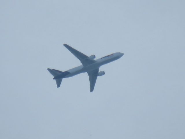 BOEING 767-300 (N121FE)
