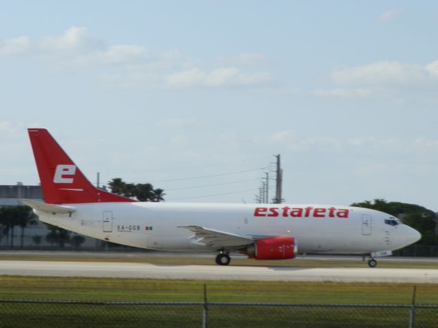 BOEING 737-300 (XA-GGB)