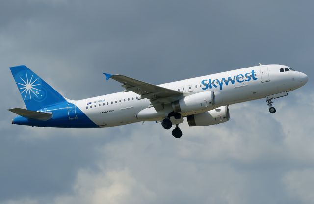 Airbus A320 (VH-FNP)