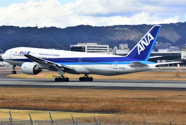 Boeing 777-200 (JA705A)