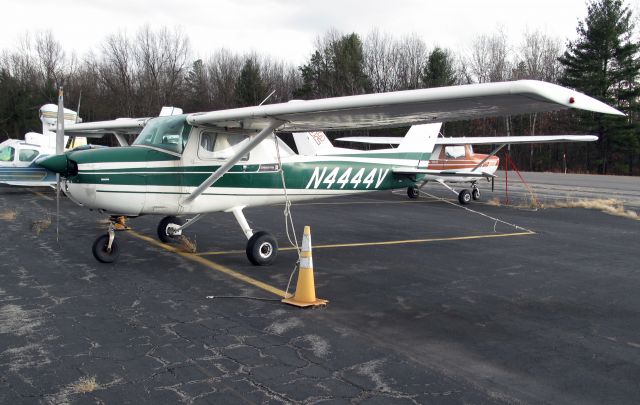 Cessna 206 Stationair (N444V)