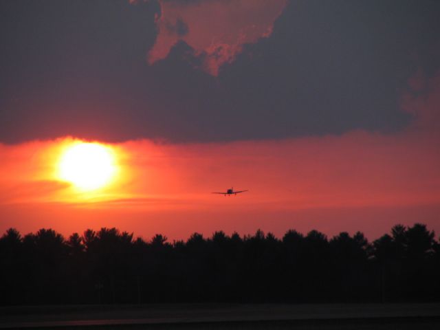 Piper PA-24 Comanche (N6442P)