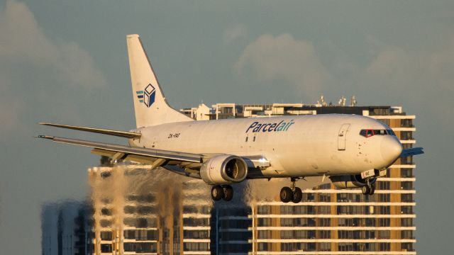 BOEING 737-400 (ZK-PAT)