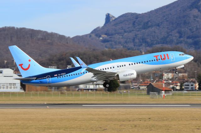 Boeing 737-800 (G-FDZT)