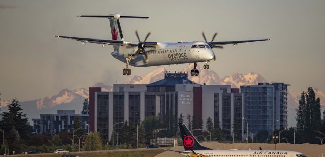 de Havilland Dash 8-400 (C-GGOK) - AC8446 Air Canada Jazz Dash 8 Q400 arriving at YVR from Terrace BC