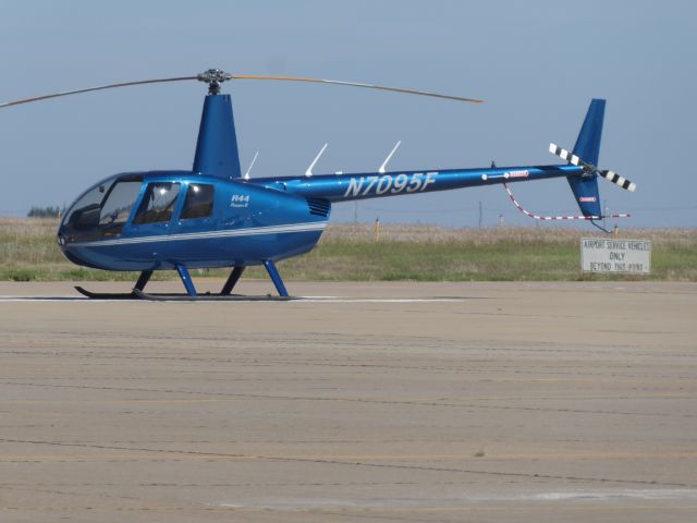 Robinson R-44 (N7095F)