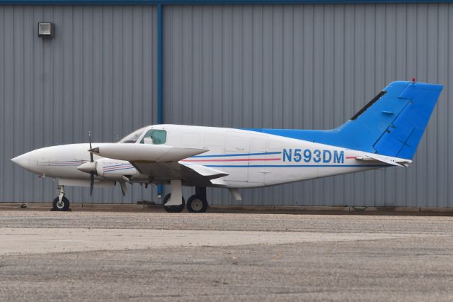 Cessna 402 (N593DM)