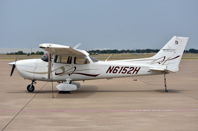 Cessna Skyhawk (N6152H) - On the ramp at Fort Worth Alliance Airport.