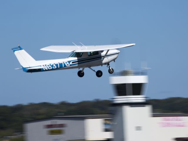 Cessna 152 (N6377B) - Take off runway 08.