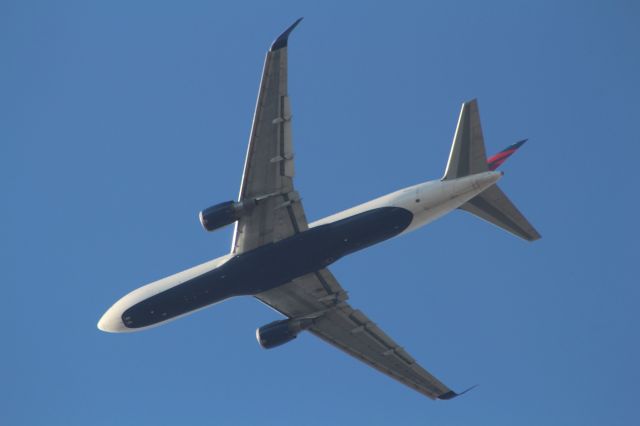 Boeing 777-200 — - APPROACH 24R KLAX