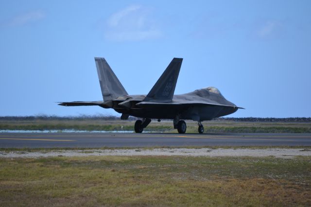 Lockheed F-22 Raptor — - An F22 heading out to the reef runway at PHNL.  