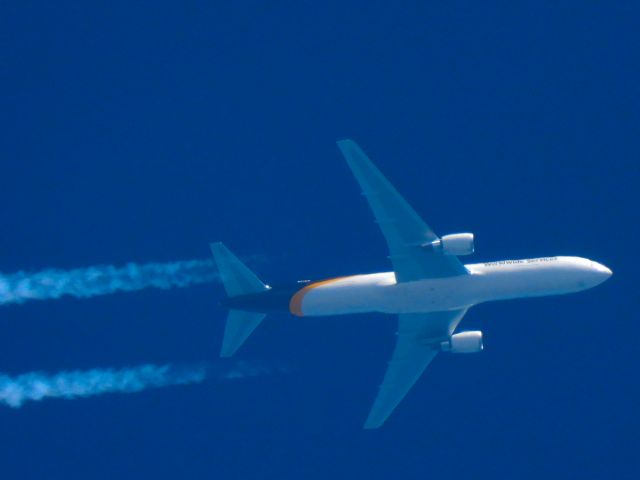 BOEING 767-300 (N374UP)