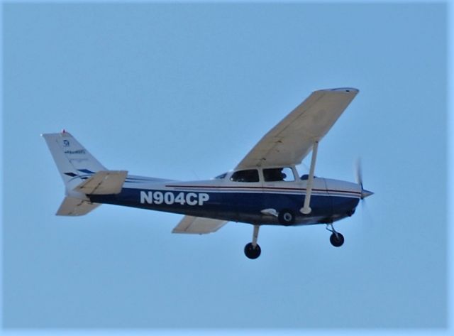 Cessna Skyhawk (N904CP)