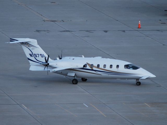 Piaggio P.180 Avanti (N197SL) - MIDSOUTH SERVICES INC Taxiing out from Landmark Aviation - 6/16/12