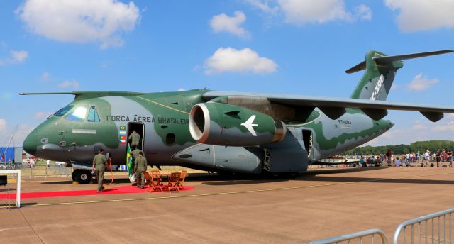 Airbus A320 (PT-ZNJ) - KC390