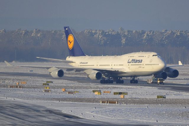 Boeing 747-400 (D-ABVY)