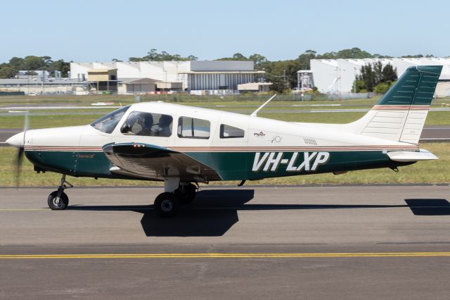 Piper Cherokee (VH-LXP)
