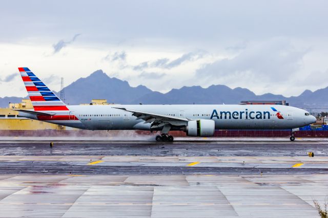 BOEING 777-300ER (N733AR) - I haven’t posted on FlightAware in nearly two years, so I thought it’d be nice to go back to my roots and put up some of my best work from 2024 on here! If you enjoy my work, follow me @phxplanepics on Instagram!
