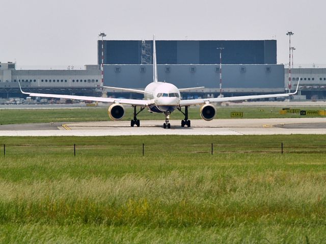 Boeing 757-200 (TF-FIJ)