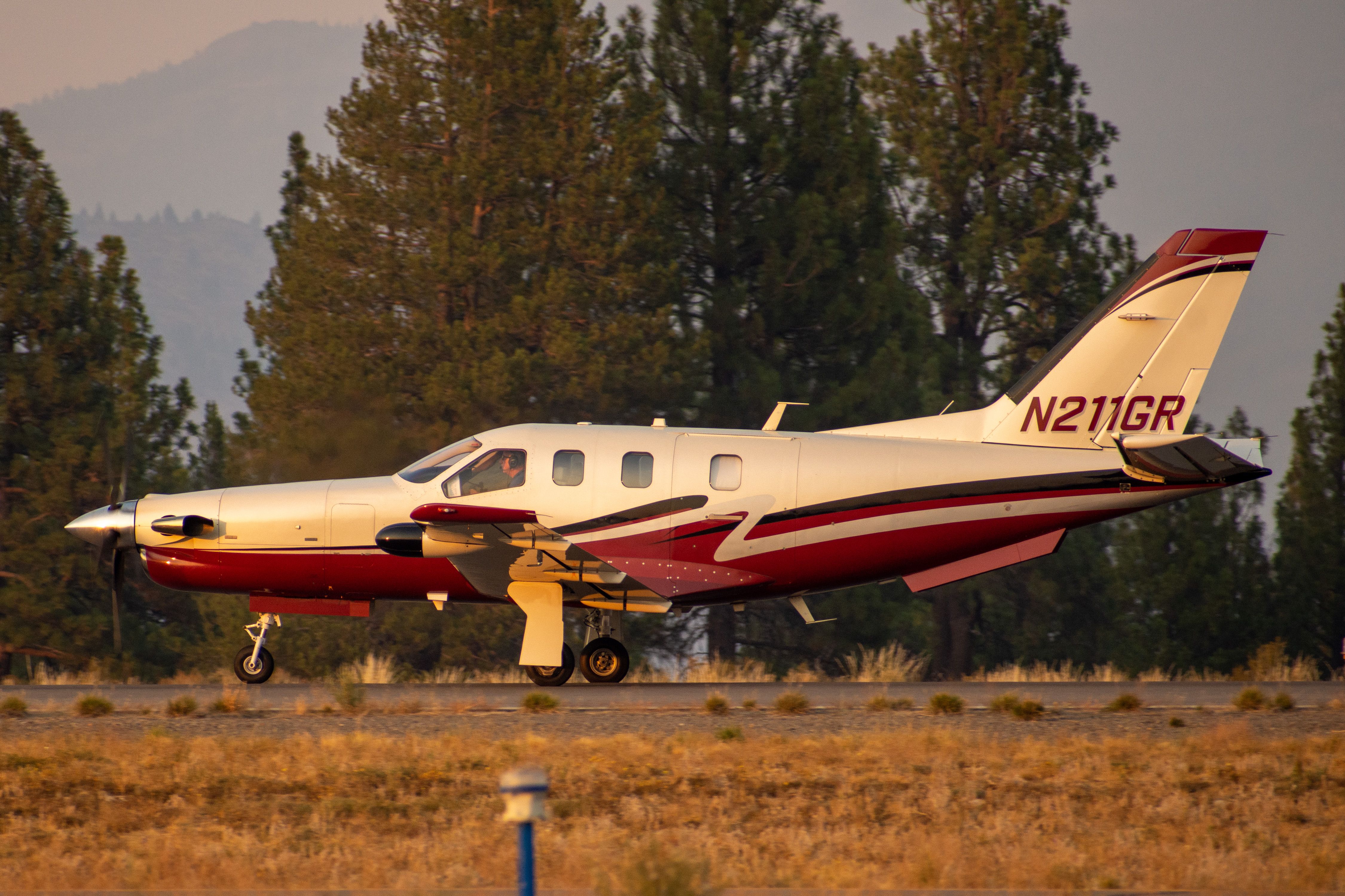 Socata TBM-700 (N211GR)