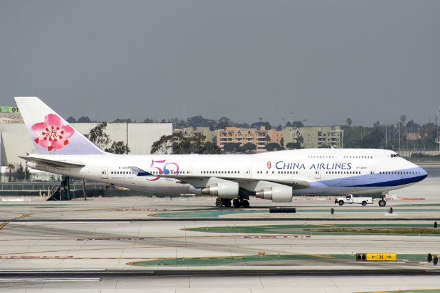 Boeing 747-400 (B-18208) - B-18208  Boeing  B747-409  CAL  KLAX  20130305  4529