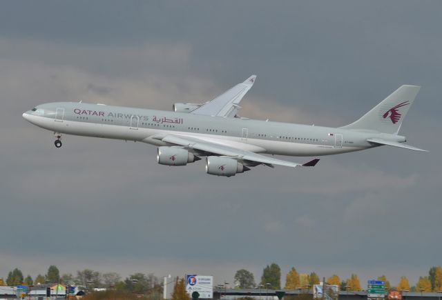 Airbus A340-500 (A7-HHH) - Qatar Amiri