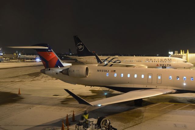 Canadair Regional Jet CRJ-900 (N931XJ)