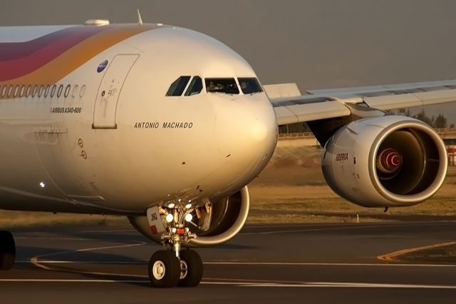 Airbus A340-600 (EC-JNQ)