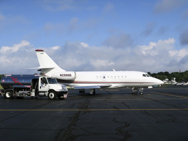 Dassault Falcon 2000 (N255QS) - 18 August 2015.