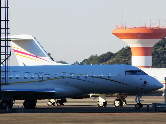Bombardier Global Express (N8998K) - I take a picture on Dec 18, 2016.