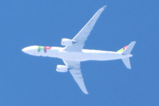 Airbus A330-300 (CS-TUS) - CS-TUS Airbus A-330 941N TAP Portugal TP243 De LISBON LIS. Vers Chicago ORD. Altitude 12192 Mètres. Vitesse 839 KM/H Survolant la ville de Lavaltrie QC. Le 22-03-2025 à 15:36.