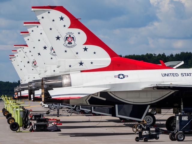 Lockheed F-16 Fighting Falcon — - The tails of the Thunderbirds lined up on the ramp at KTOL during the 2016 Toledo Air Show.