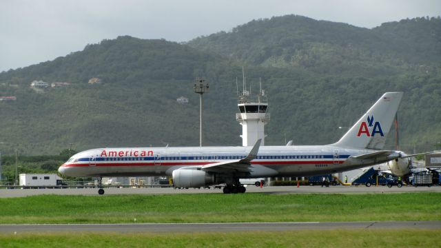 BOEING 767-200 (N698AN)