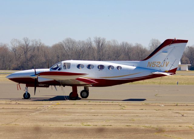 Cessna 421 (N52JV) - At Downtown Shreveport.