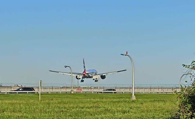 BOEING 777-200LR (G-VIIC)