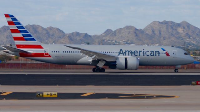 Boeing 787-8 (N800AN) - American Airlines Boeing 787-8 arrives at Phoenix Sky Harbor Airport, March 2015. 