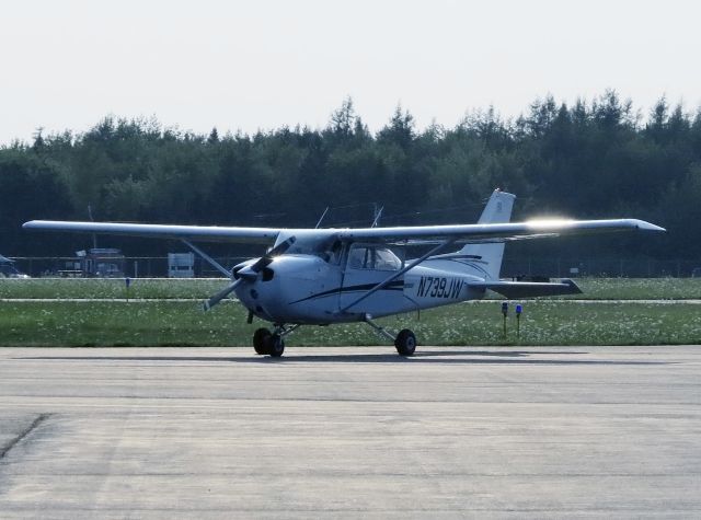 Cessna Skyhawk (N739JW)