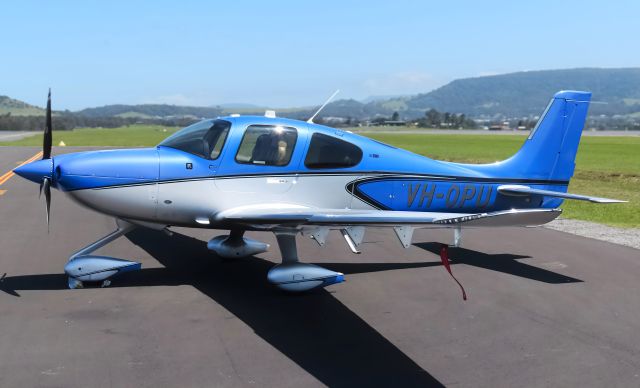 Cirrus SR-22 (VH-OPU)