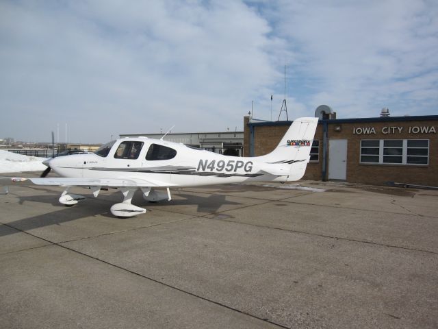 Cirrus SR-20 (N495PG)