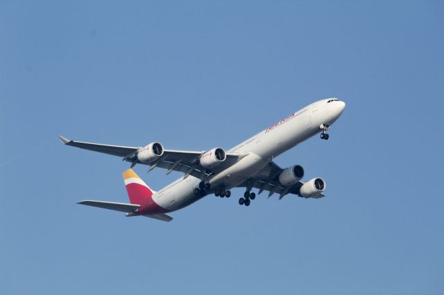 Airbus A340-600 (EC-LEV) - Airbus A340-642 - Iberia - EC-LEV