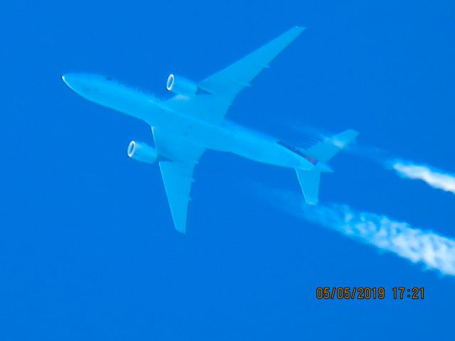 Boeing 777-200 (N767AJ)