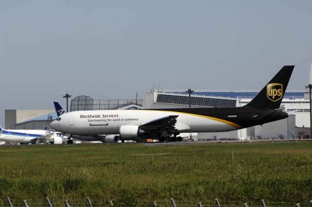 BOEING 767-300 (N345UP) - Departure at Narita Intl Airport Rnwy34L on 2012/10/13