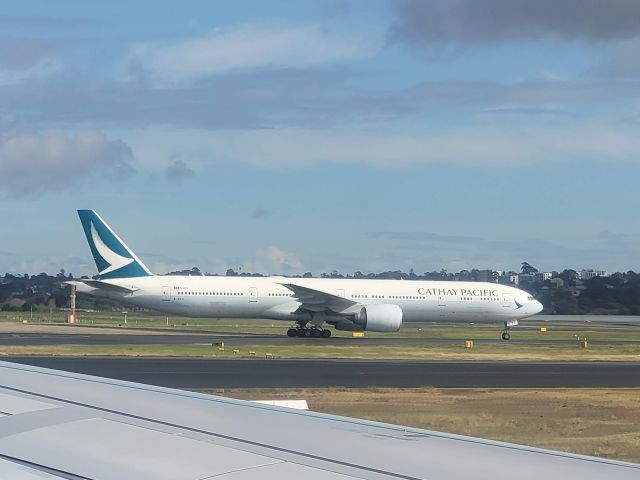 BOEING 777-300ER (B-KPU)