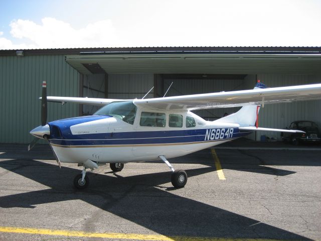 Cessna Centurion (N6864R)