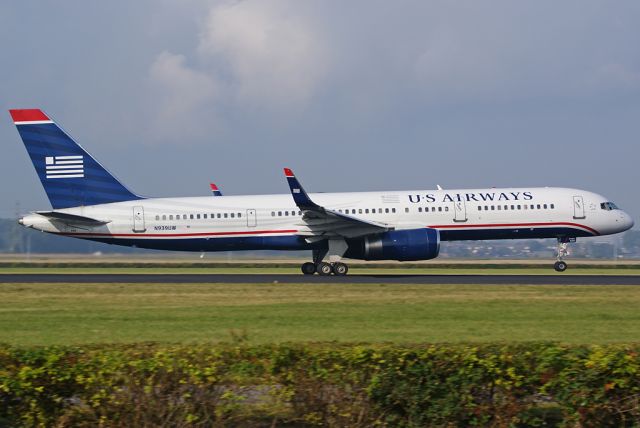 Boeing 757-200 (N939UW)