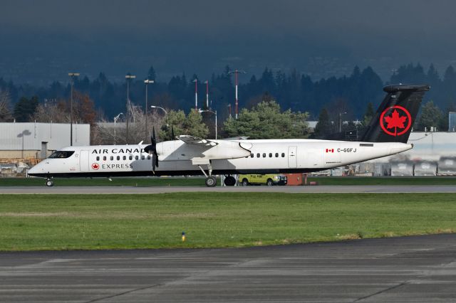 de Havilland Dash 8-400 (C-GGFJ)